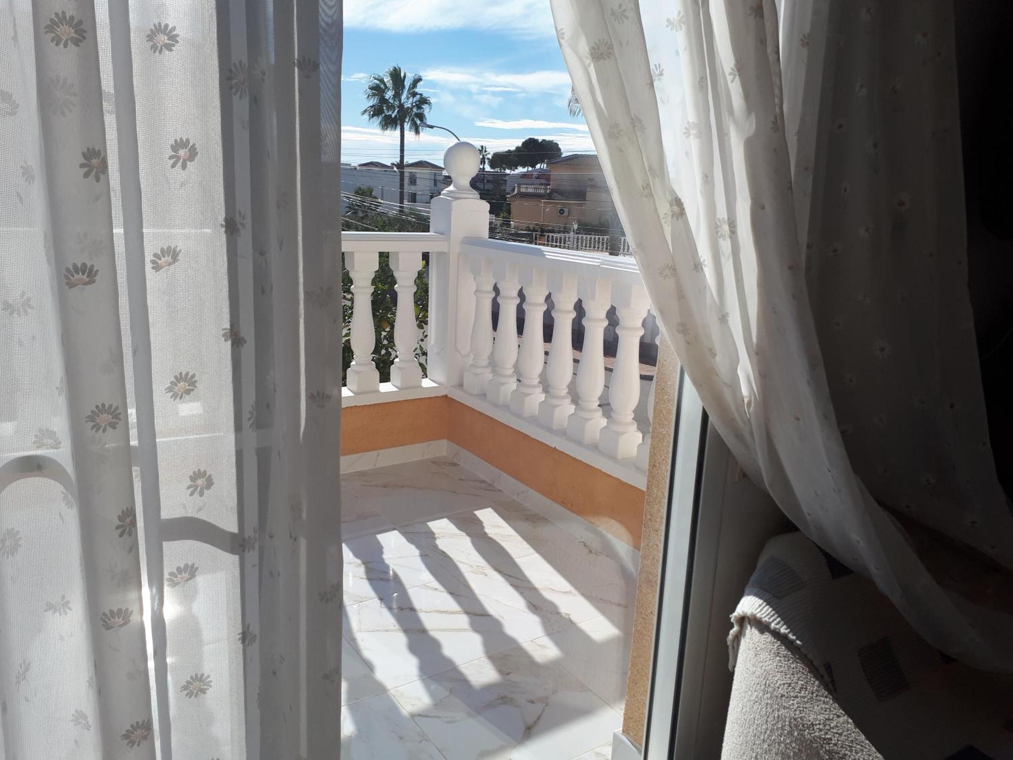 Lovely Detached 3 Bedroom Villa, Communal Pool In Quesada Ciudad Quesada